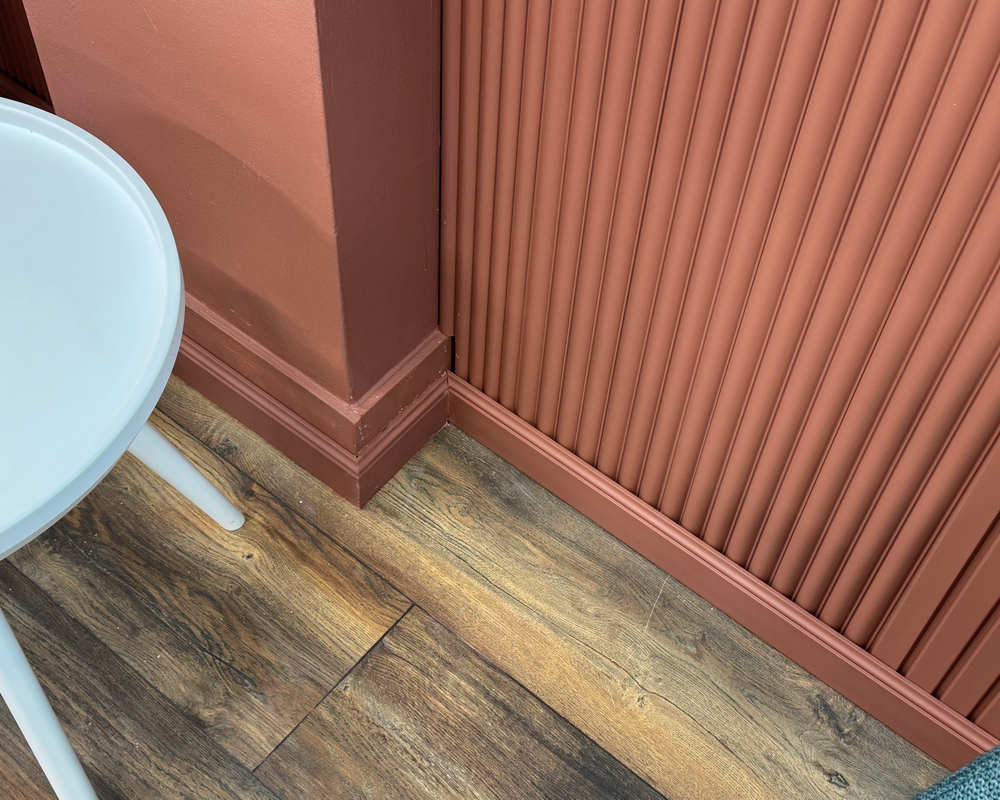 Плинтус ПОЛИСТИРОЛ HI WOOD B78 77,5мм х 21мм х 2,0м. Окраска включена в стоимость