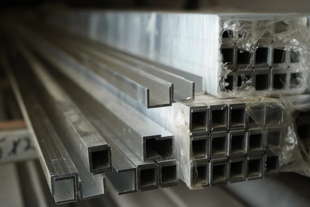 Швеллер 8х10х8 мм Шв 01.2000.504л Бронза. Цена за 5 штук.