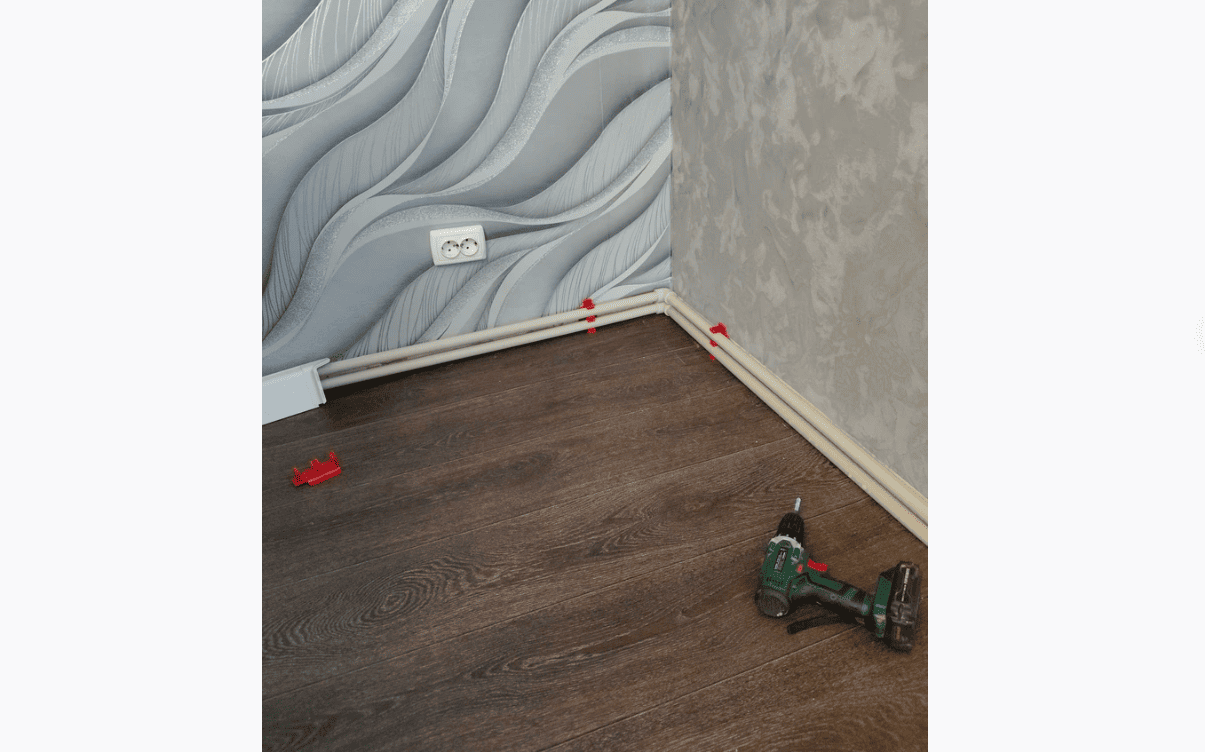 Плинтус для труб отопления ПВХ Smartprofile Аква. 2.2 метра