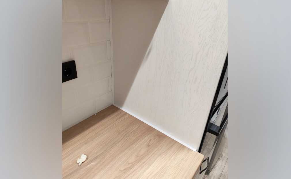 Микроплинтус AL16X5-03 16х6х2000мм Белый