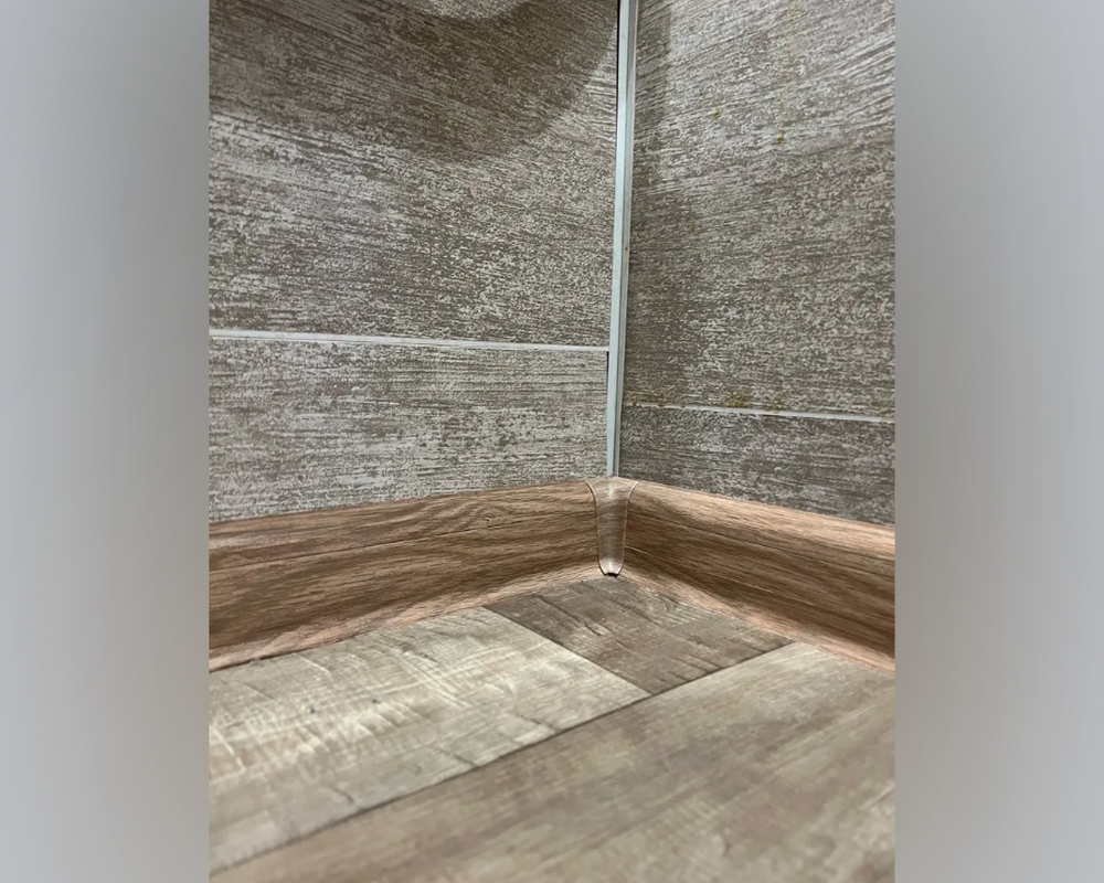 Плинтус ПВХ Идеал Классик 70мм 2,2м 208 Дуб мокко