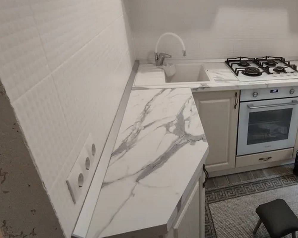 Плинтус для столешницы Алюминий 28*28мм 3,05м Серебро прямой