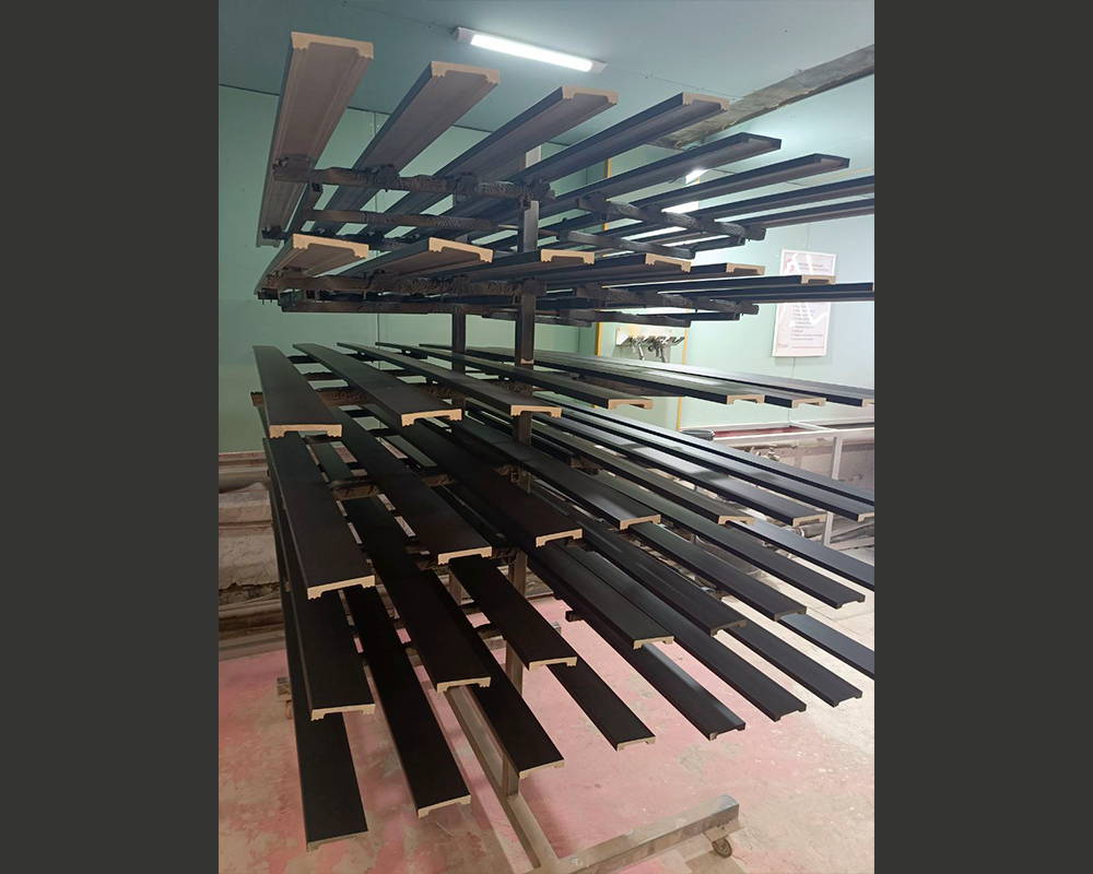 Плинтус СОЛИД 1 UHD 28/100С 99*15*2000. Окраска включена в стоимость