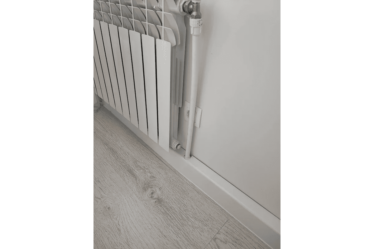 Плинтус для труб отопления ПВХ Smartprofile Аква. 2.2 метра