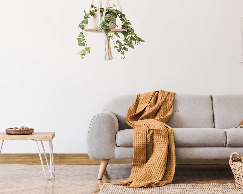 Плинтус ПВХ со съемной панелью Идеал Деконика 70 мм 213 Дуб северный