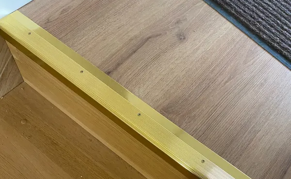 Порог угловой ПУ 04.900.059 Бетон скай