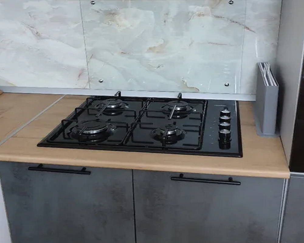 Плинтус для столешницы Алюминий 28*28мм 3,05м Серебро прямой