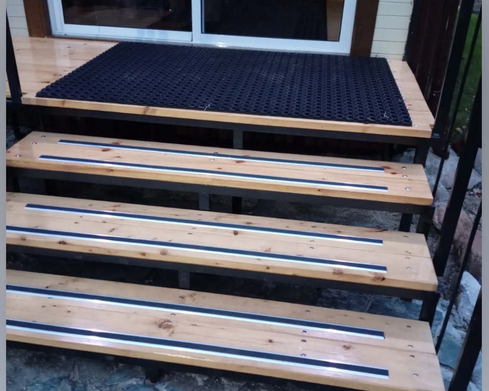 Порог одноуровневый ПС 08-1.2700.202л Золото анод