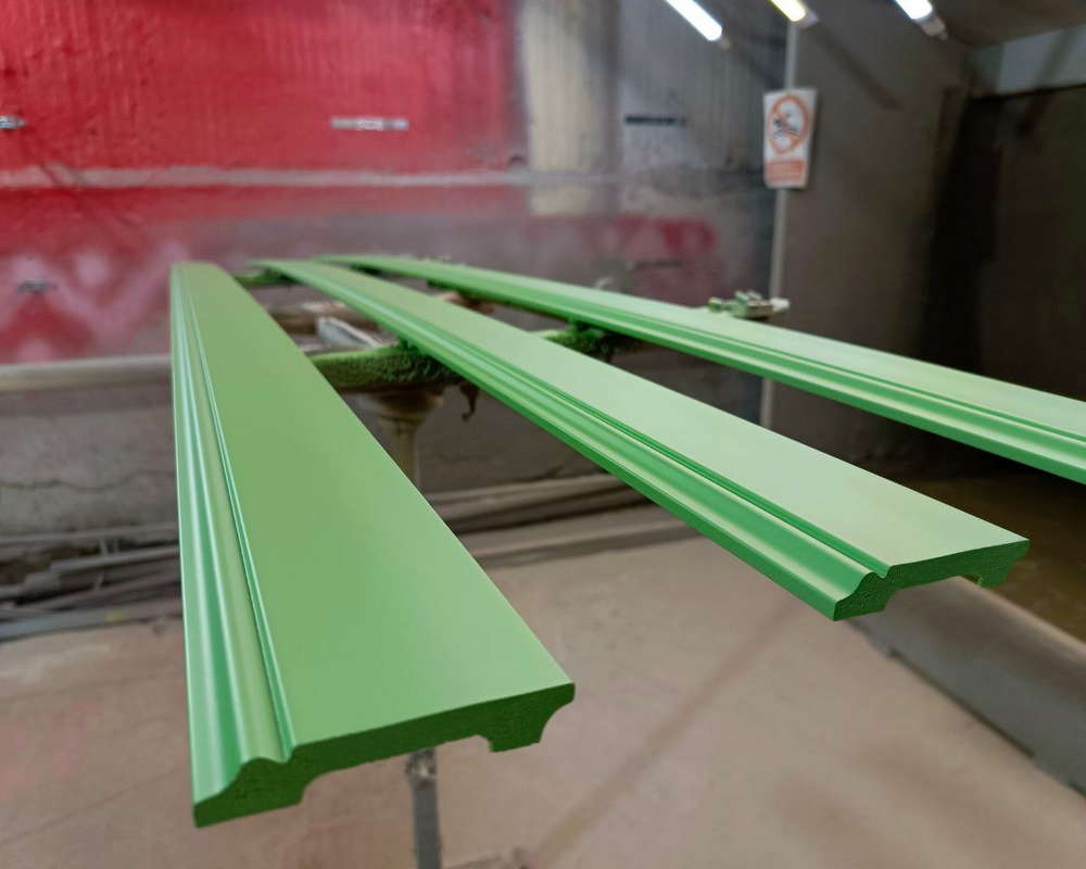 Плинтус ПОЛИСТИРОЛ HI WOOD B78 77,5мм х 21мм х 2,0м. Окраска включена в стоимость