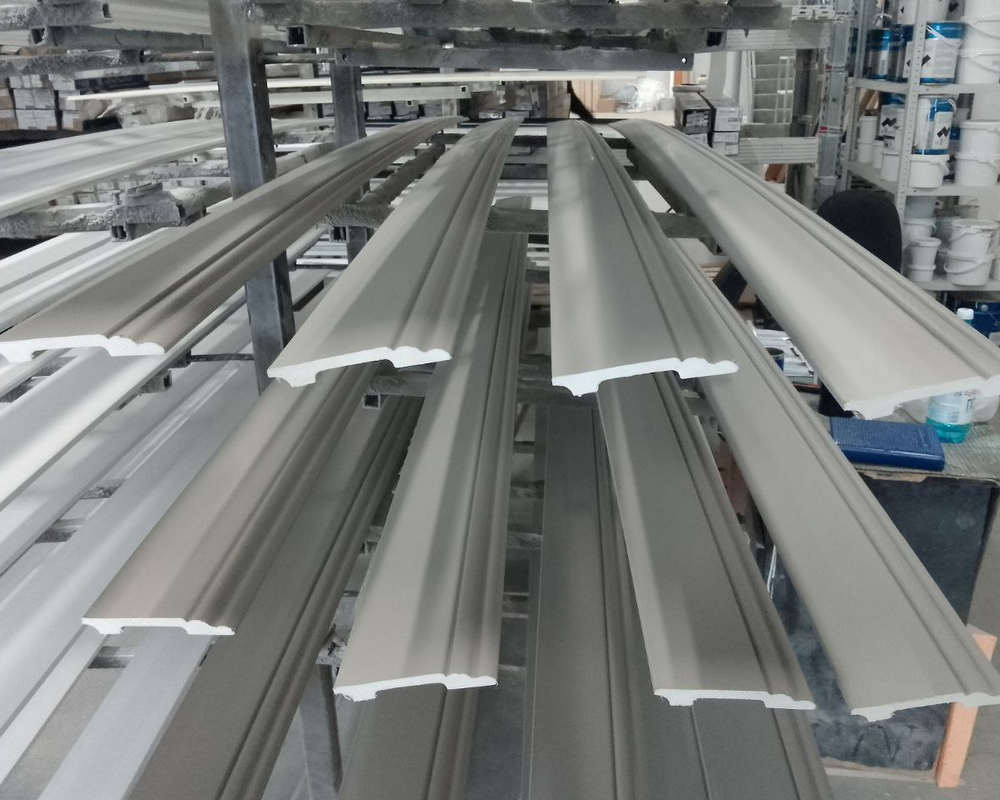 Плинтус ПОЛИСТИРОЛ HI WOOD B78 77,5мм х 21мм х 2,0м. Окраска включена в стоимость