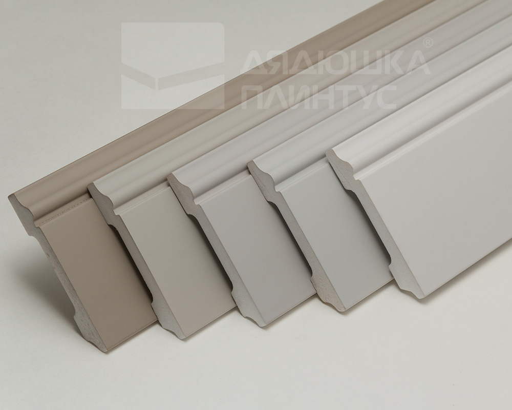 Плинтус из полистирола высокой плотности Волшебная палочка . 80мм 2м. RAL 9003. Окрашенная