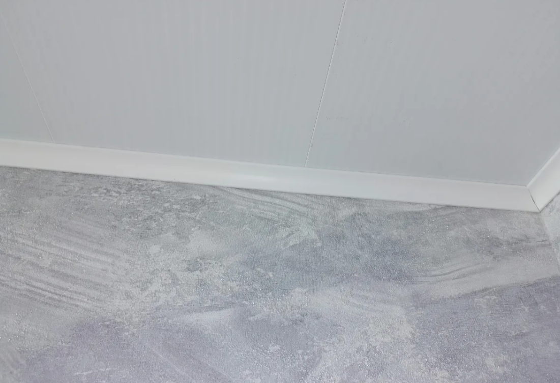 Молдинг из полистирола высокой плотности HI WOOD TR10 10мм х 10мм х 2,0м.