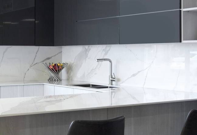 Панель самоклеющаяся ПВХ 300х300 мм 6шт/уп Мрамор Нова Шарлиз. Цена указана за 0,54 м²