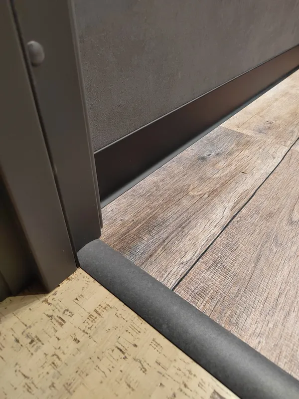 Порог разноуровневый ПР 06.1800.R195 Серебристая сосна