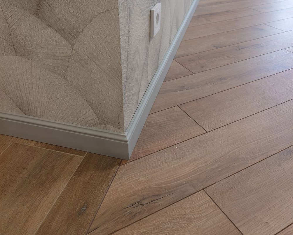 Плинтус из полистирола высокой плотности Волшебная палочка MSPOL 202 80*12*2000 мм Белый под покраску