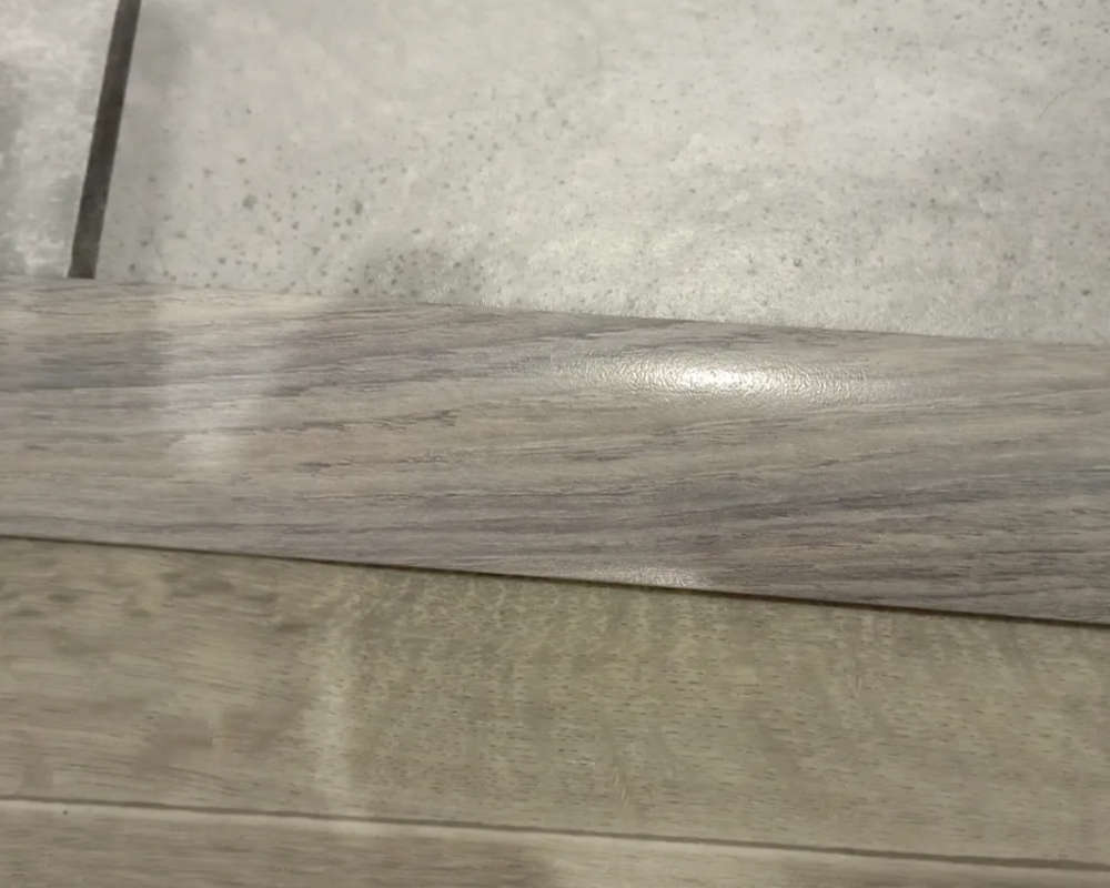 Самоклеящийся порог ЛС 35.1800.4053 Ясень графит