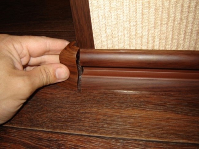 Плинтус ПВХ Волшебная палочка 58мм 2,2м 5808