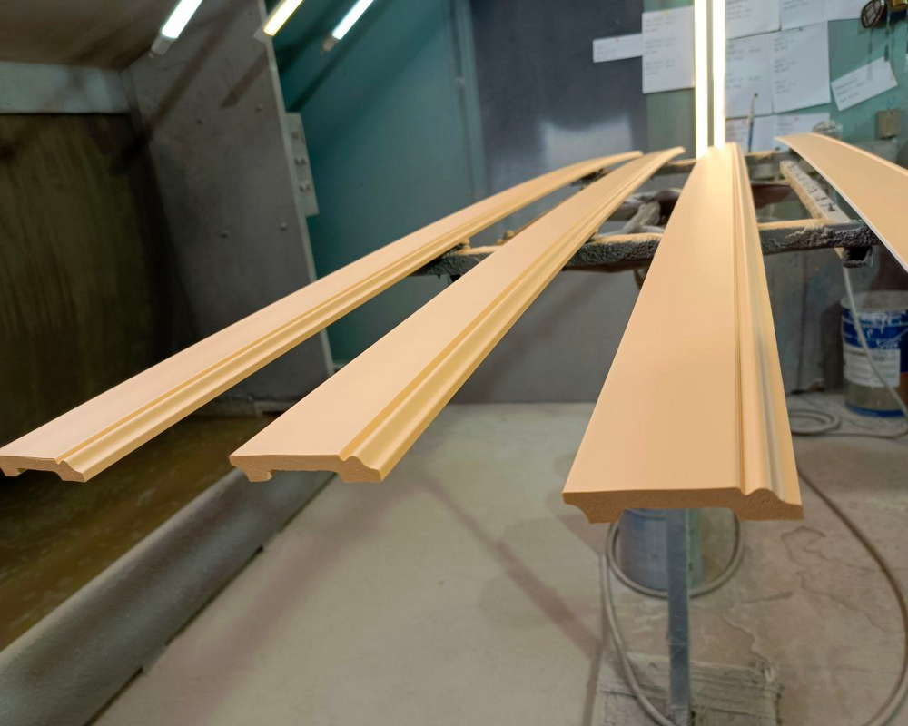 Плинтус СОЛИД 1 UHD 01/80 80*12*2000. Окраска включена в стоимость