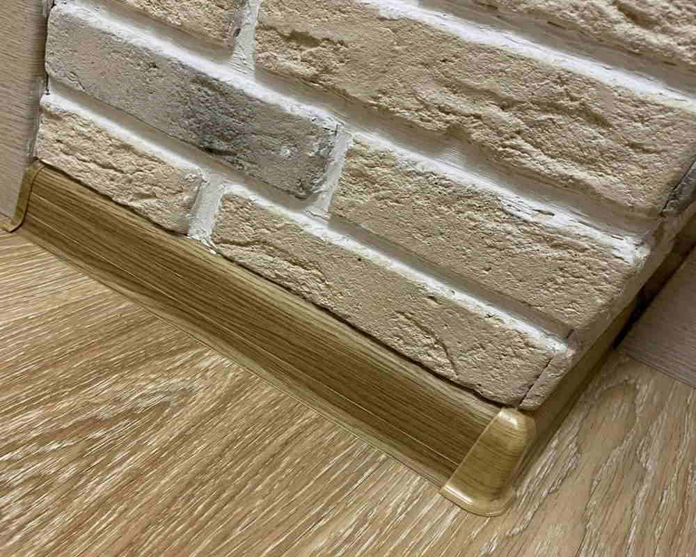 Плинтус ПВХ Волшебная палочка 58мм 2,2м 5807