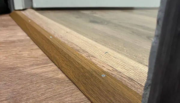 Порог разноуровневый ПР 03.900.095 Дуб венге