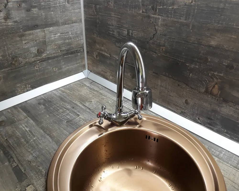 Плинтус для столешницы Алюминий 28*28мм 3,05м Серебро прямой